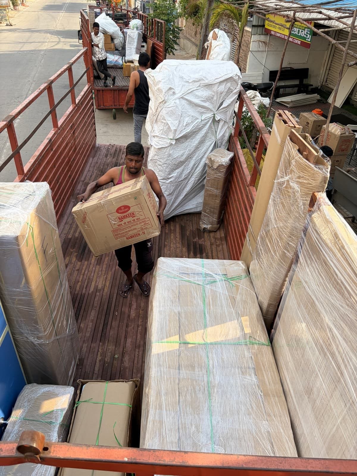 Packing and unpacking services